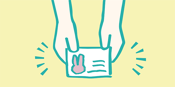 ペット名刺を渡している