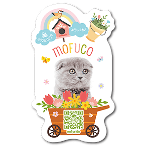 春色のモチーフを配置したポップな型抜きデザイン