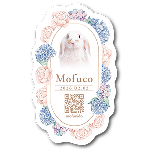 フラワーリースを型抜きしたエレガントなペット名刺